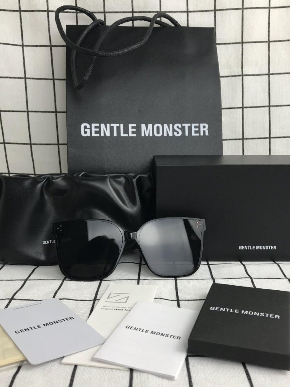 NWT Gentle Monster Flatba “My Ma” Black Sunglasses